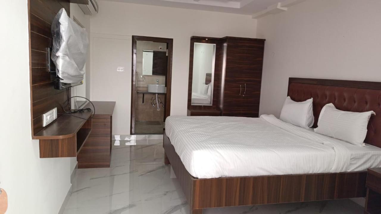 Unique Homestays Kondapur  Екстер'єр фото
